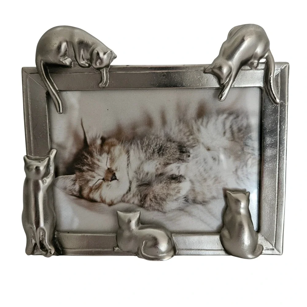 Silver-tone Pewter 3D Cat Picture Frame Whimsical Feline Tabletop Decor 4x6